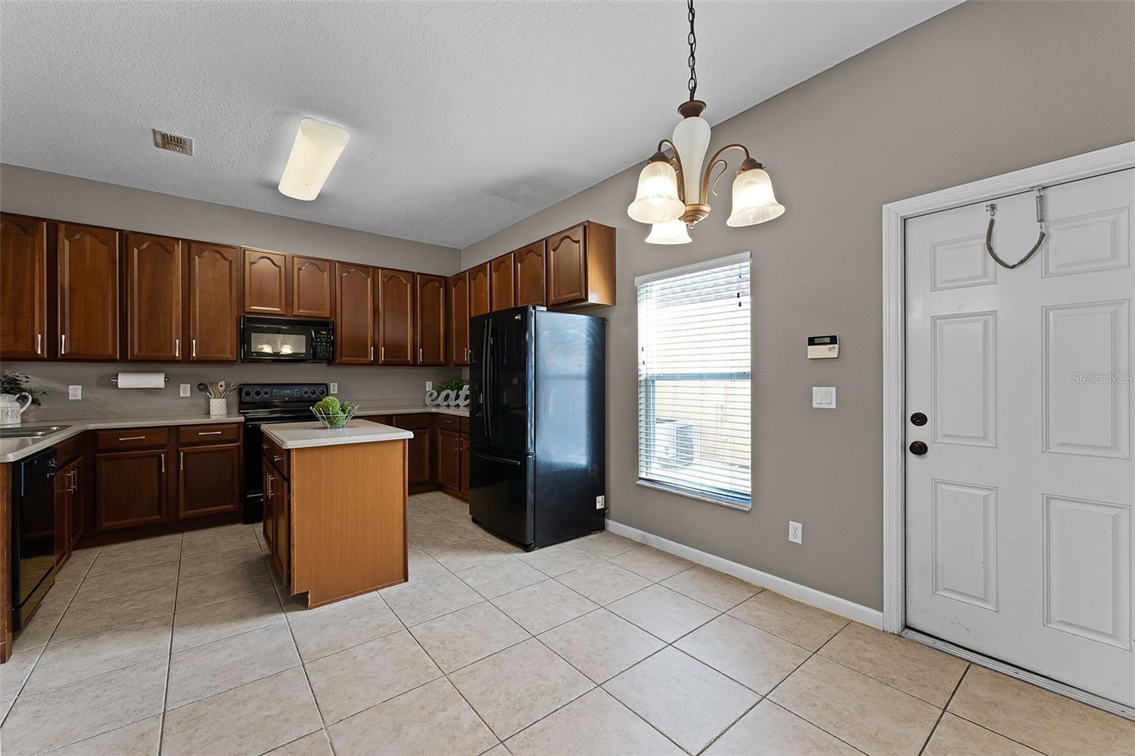 Image 26 of 55 For 16064 Old Ash Loop