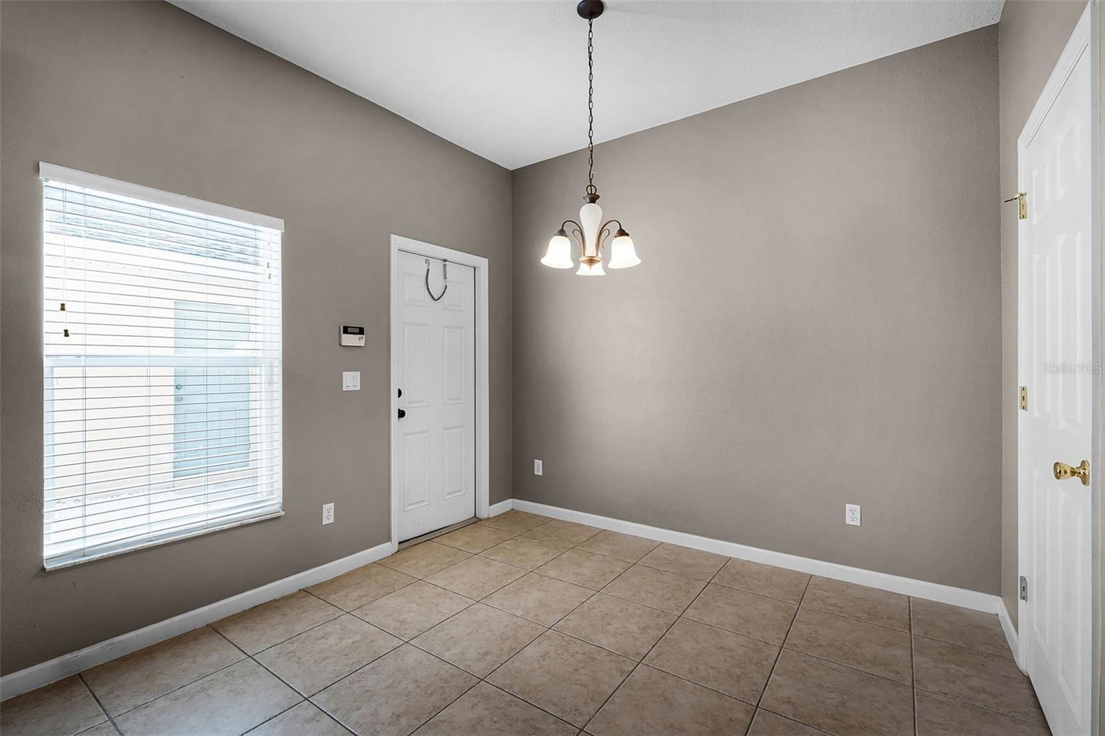 Image 27 of 55 For 16064 Old Ash Loop