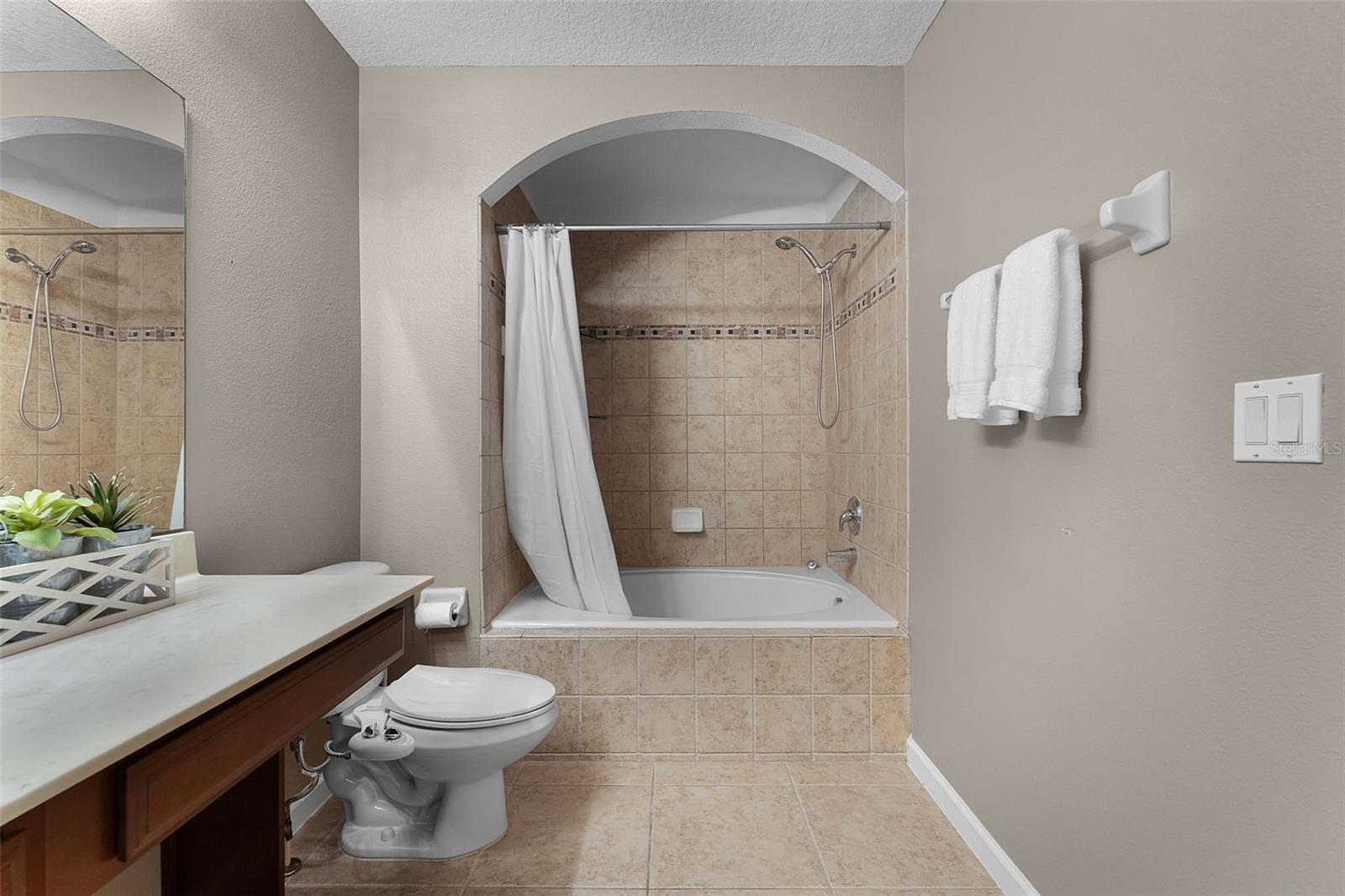 Image 35 of 55 For 16064 Old Ash Loop