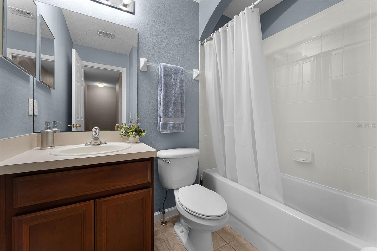 Image 37 of 55 For 16064 Old Ash Loop