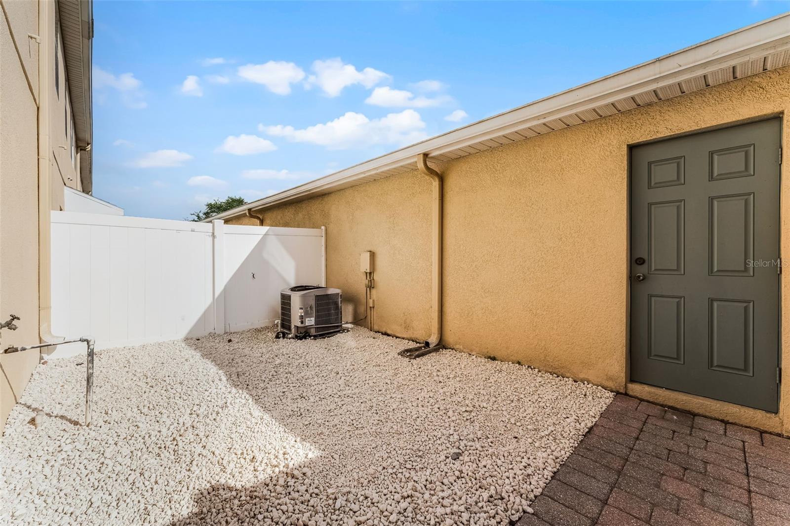 Image 44 of 55 For 16064 Old Ash Loop