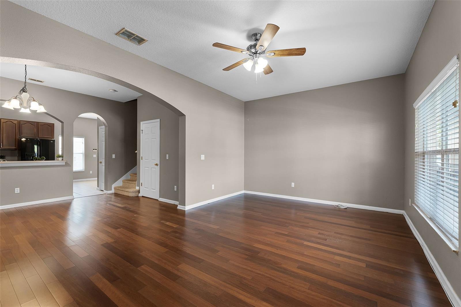 Image 9 of 55 For 16064 Old Ash Loop