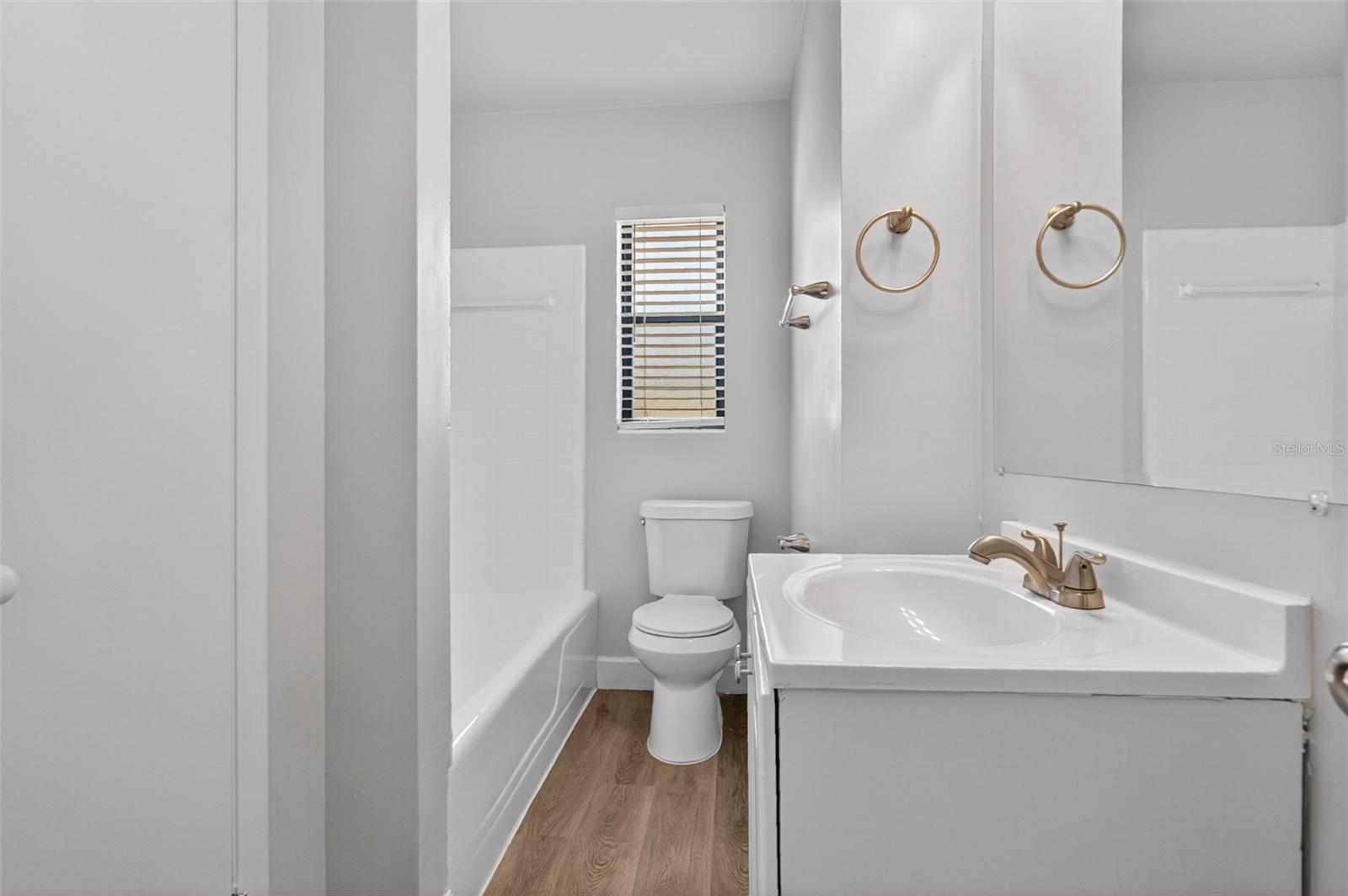 Image 16 of 34 For 1301 Corbett Lane