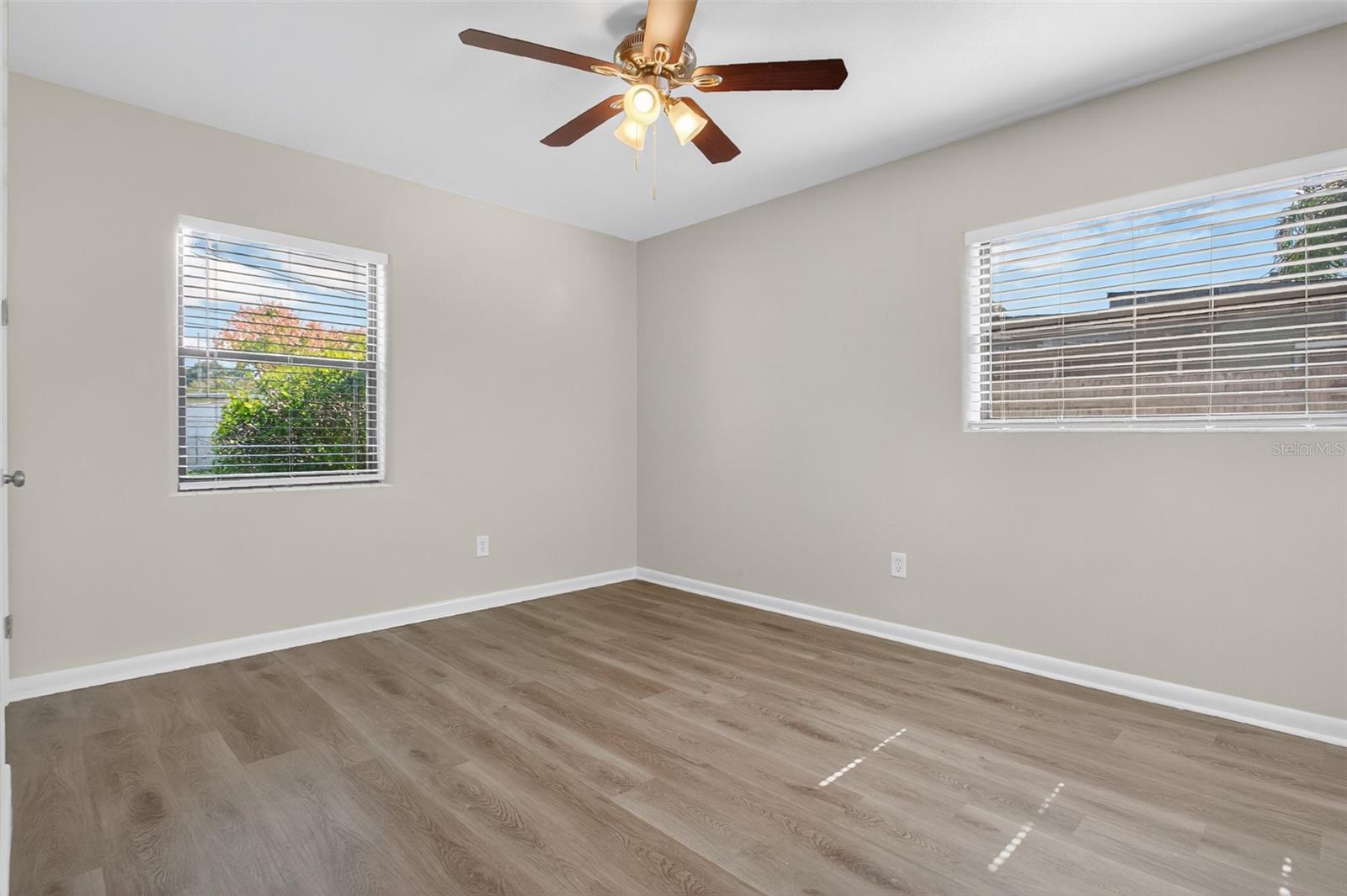 Image 17 of 34 For 1301 Corbett Lane