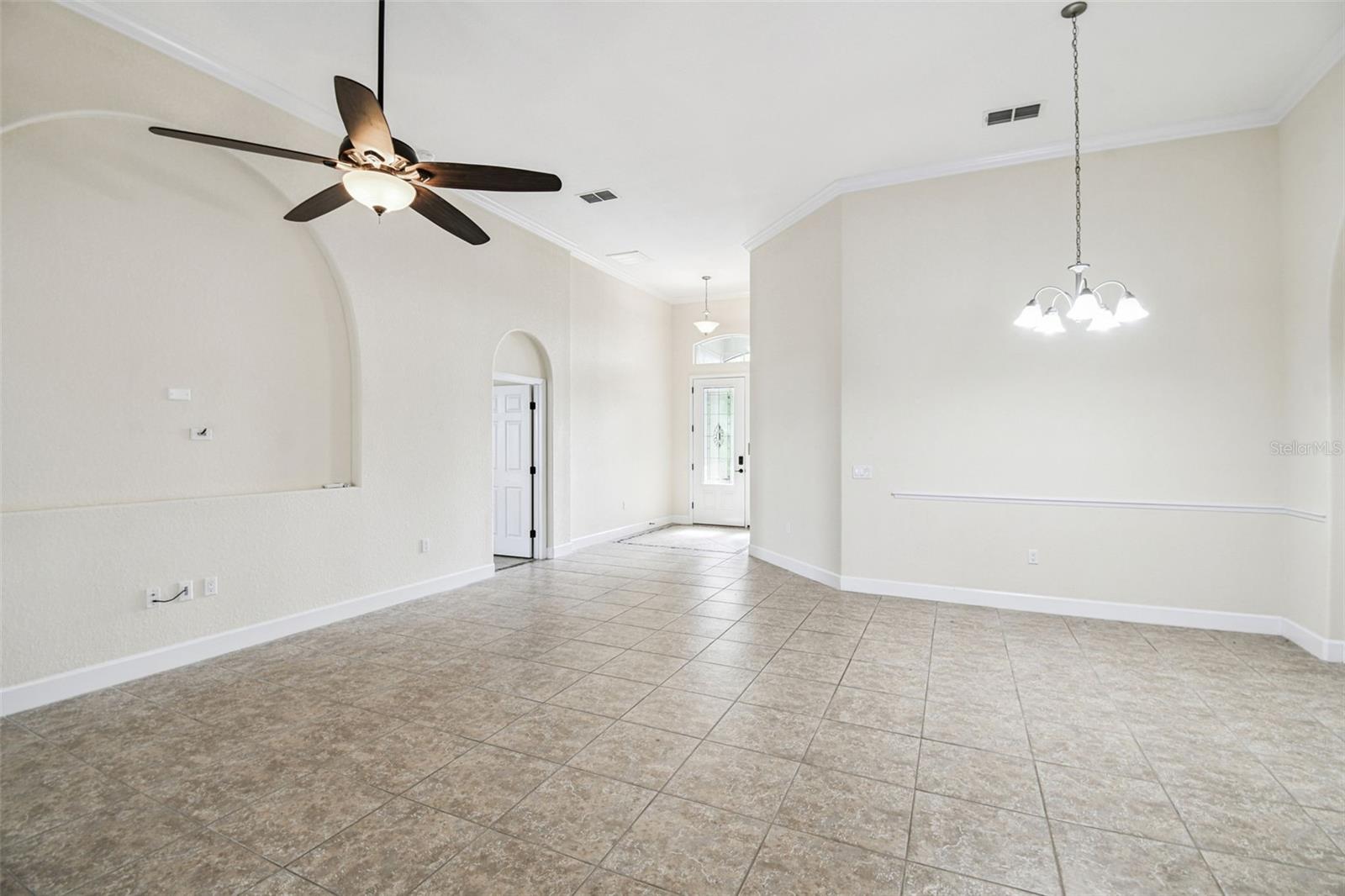 Image 11 of 39 For 265 Lake Arietta Court