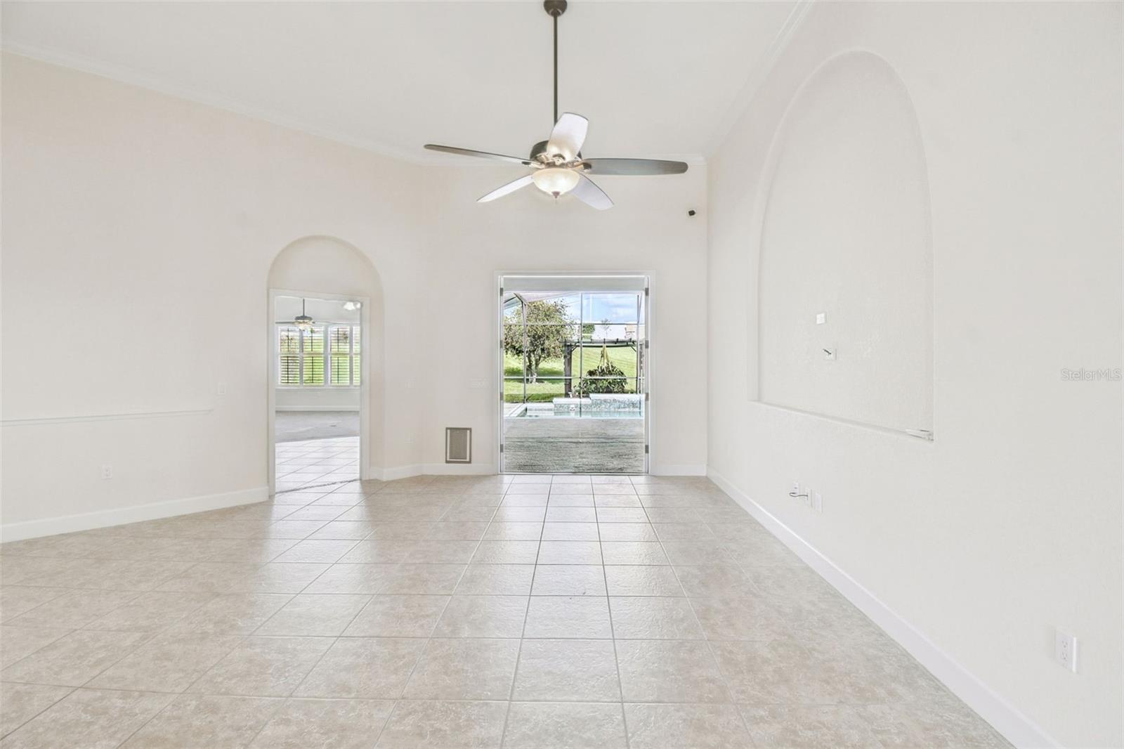 Image 12 of 39 For 265 Lake Arietta Court