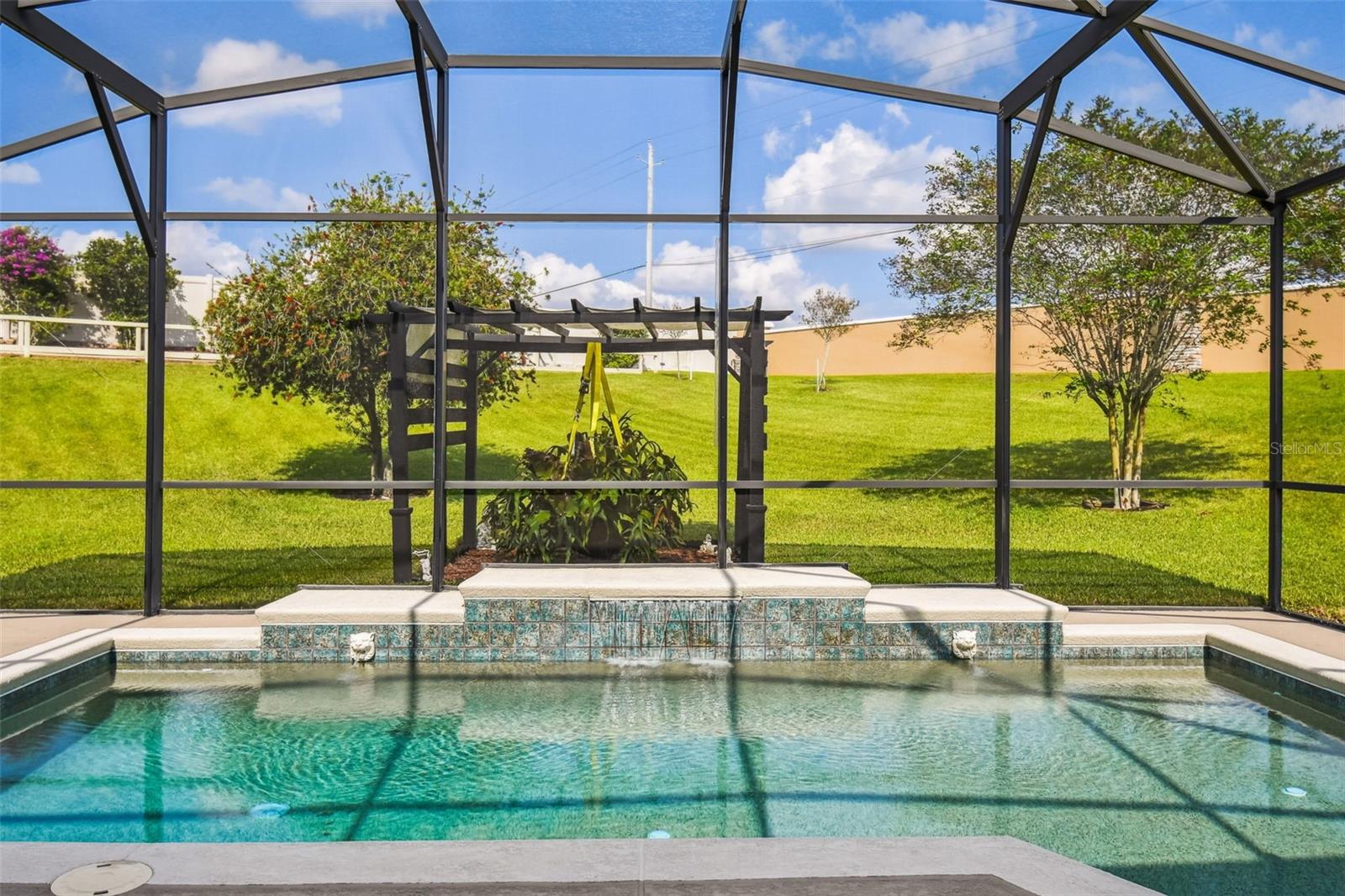 Image 16 of 39 For 265 Lake Arietta Court