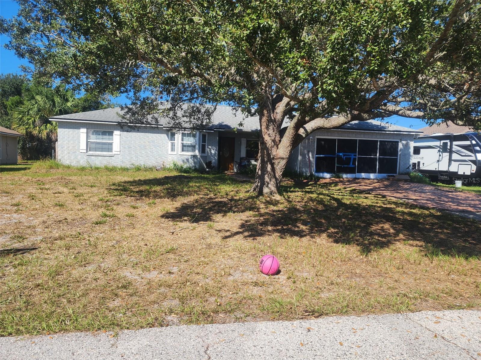 Image 2 of 2 For 542 Blackstone Avenue