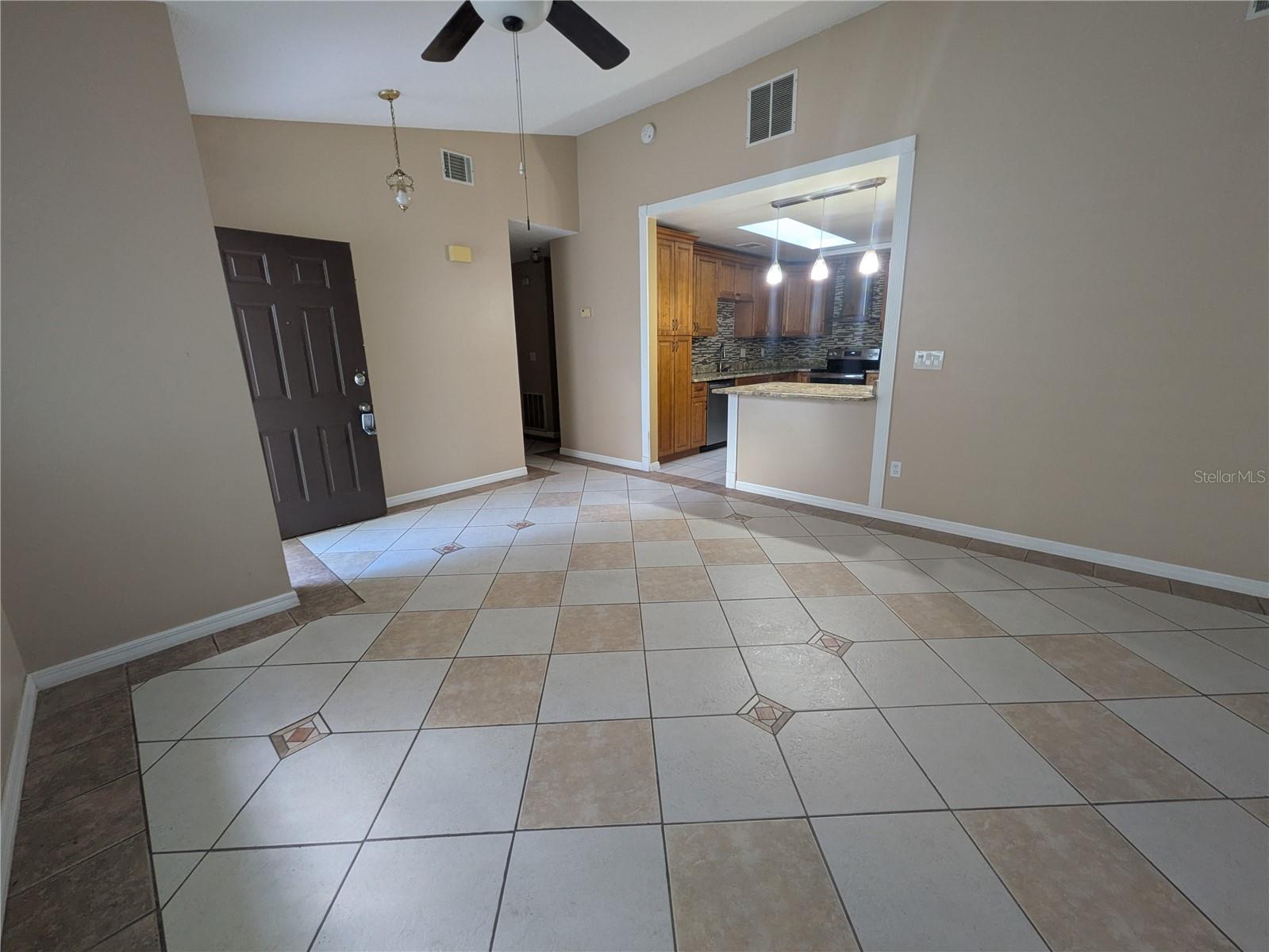 Image 4 of 22 For 506 Harvard Place