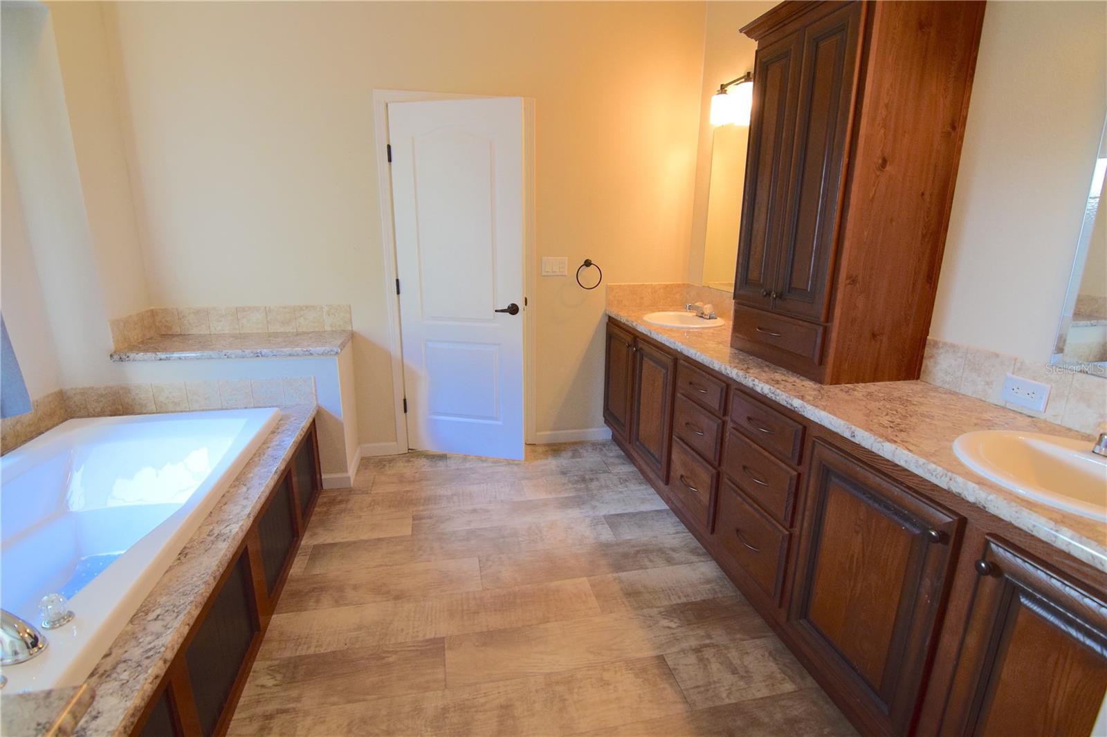 Image 24 of 43 For 3685 Coconut Palm Circle