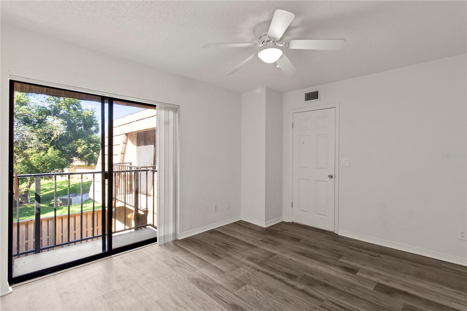 Image 14 of 22 For 5304 Bamboo Court 405