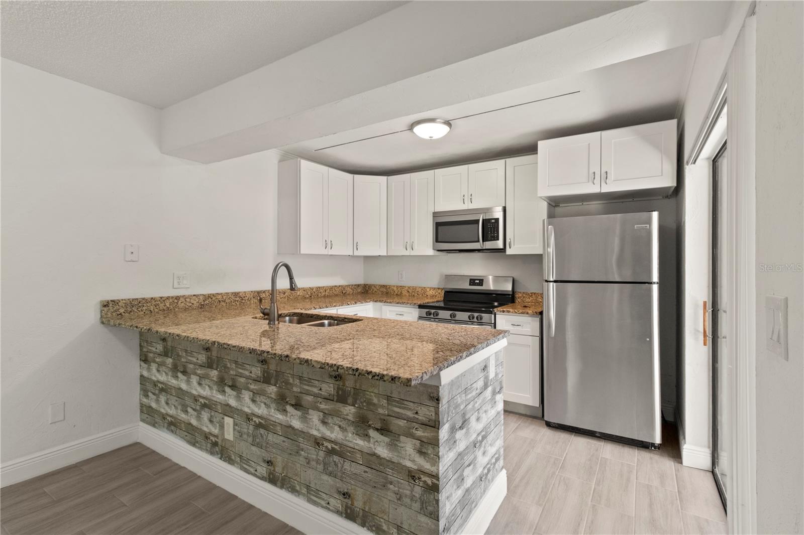 Image 9 of 22 For 5304 Bamboo Court 405