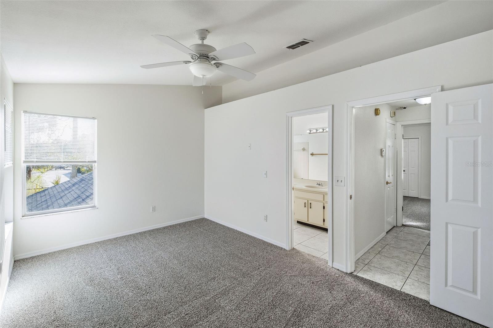 Image 10 of 27 For 6040 Scotchwood Glen 105