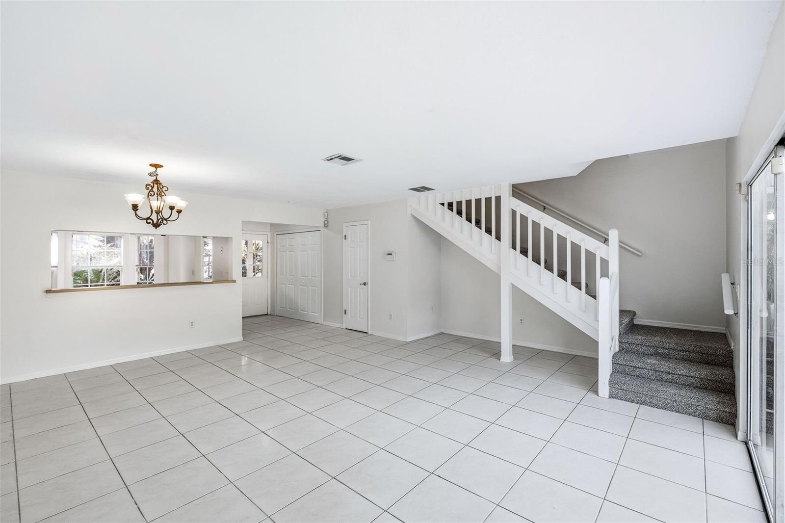 Image 2 of 27 For 6040 Scotchwood Glen 105