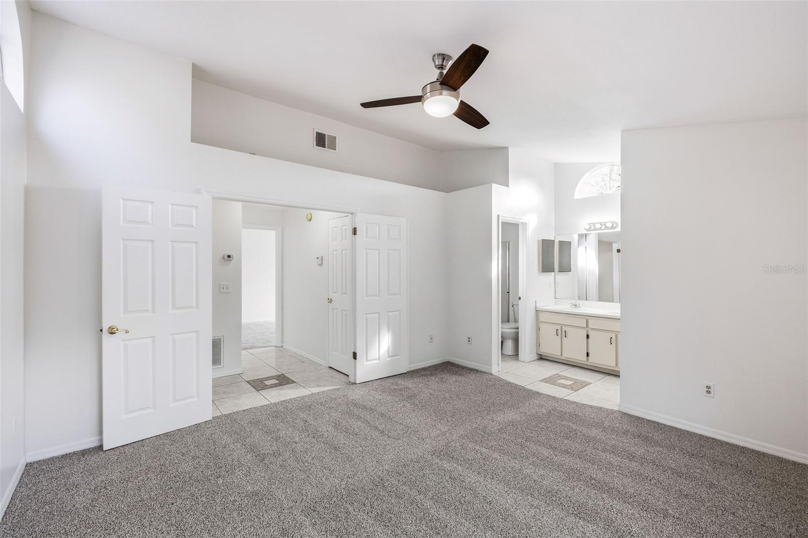 Image 7 of 27 For 6040 Scotchwood Glen 105