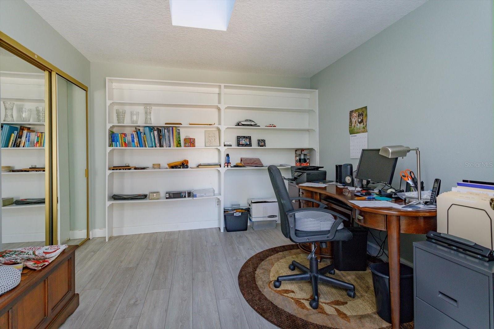 Image 10 of 25 For 357 Shadowbay Boulevard