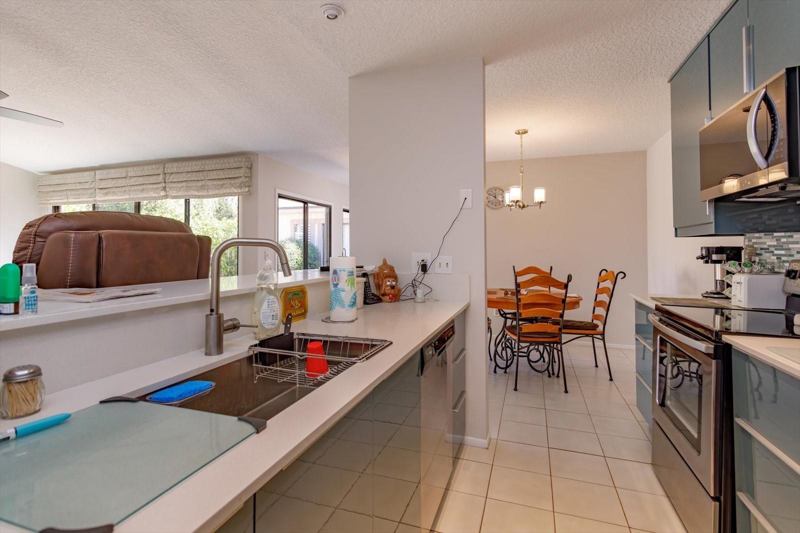 Image 13 of 25 For 357 Shadowbay Boulevard