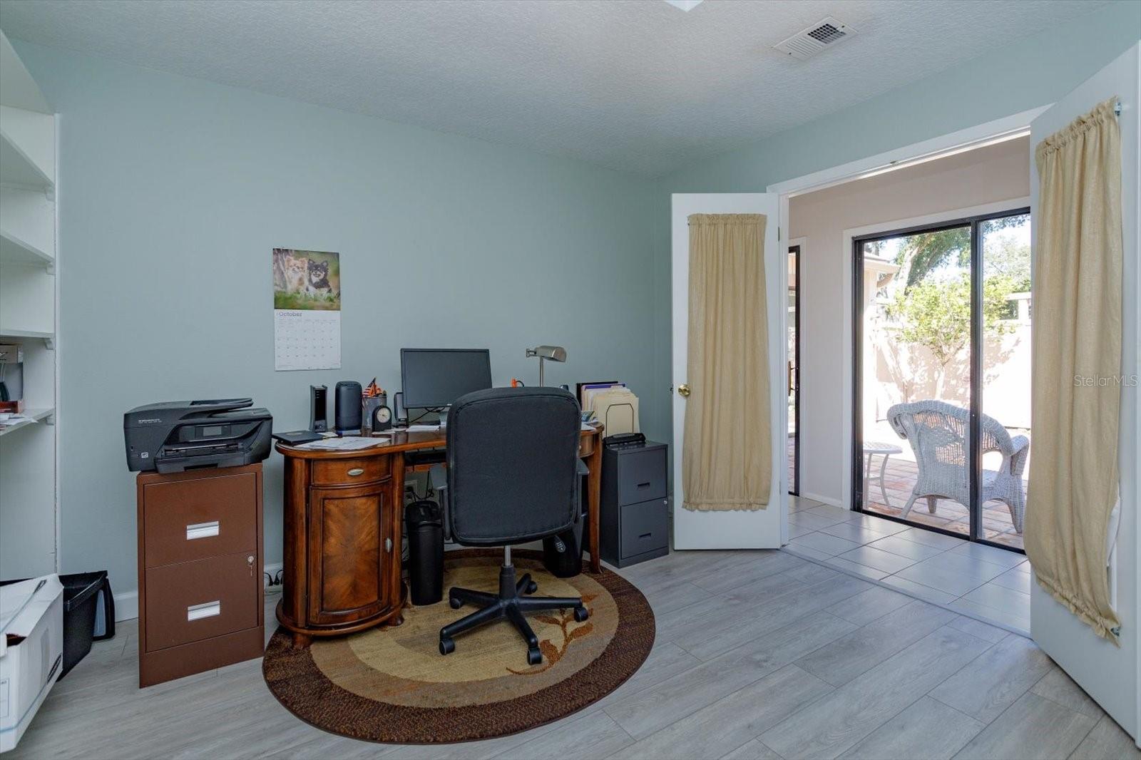 Image 15 of 25 For 357 Shadowbay Boulevard