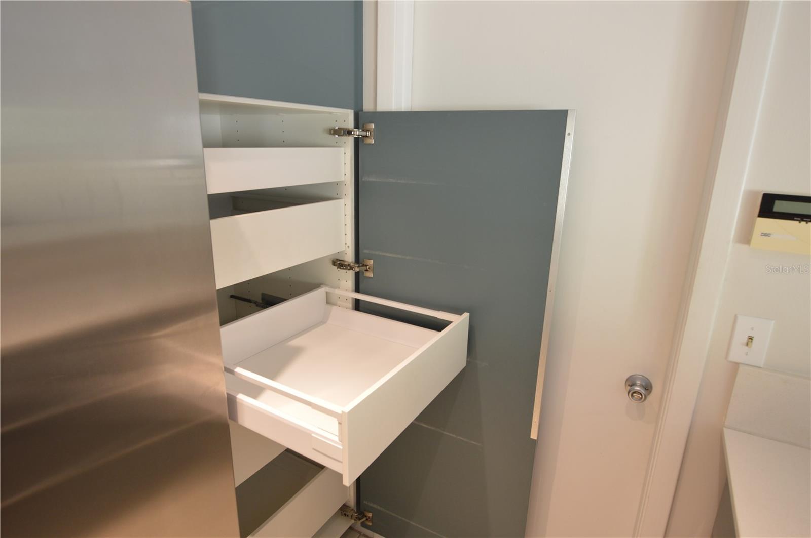 Image 28 of 53 For 357 Shadowbay Boulevard