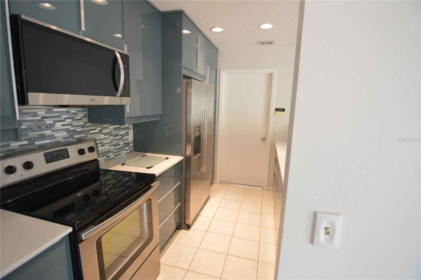 Image 30 of 53 For 357 Shadowbay Boulevard