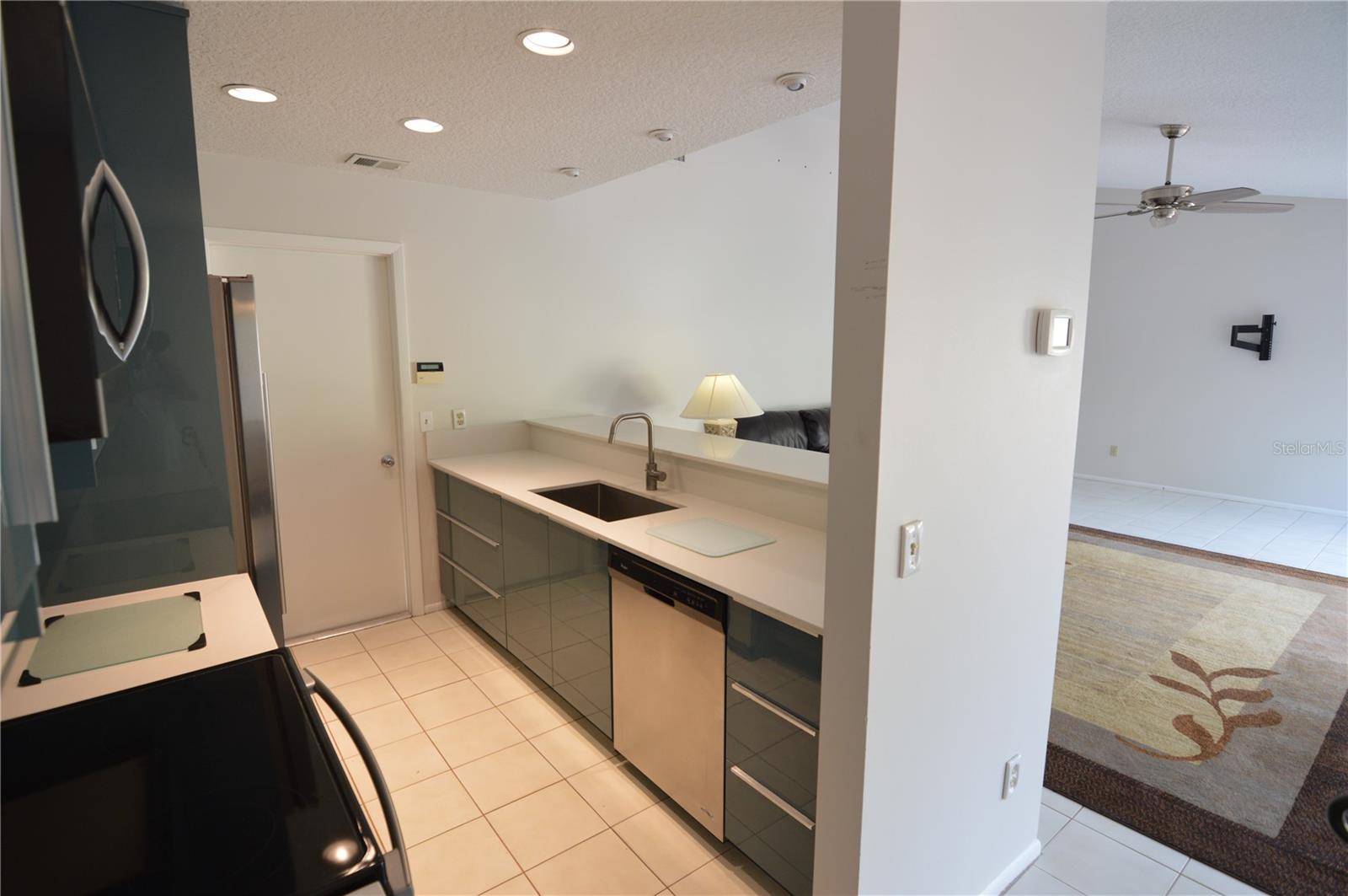 Image 33 of 53 For 357 Shadowbay Boulevard