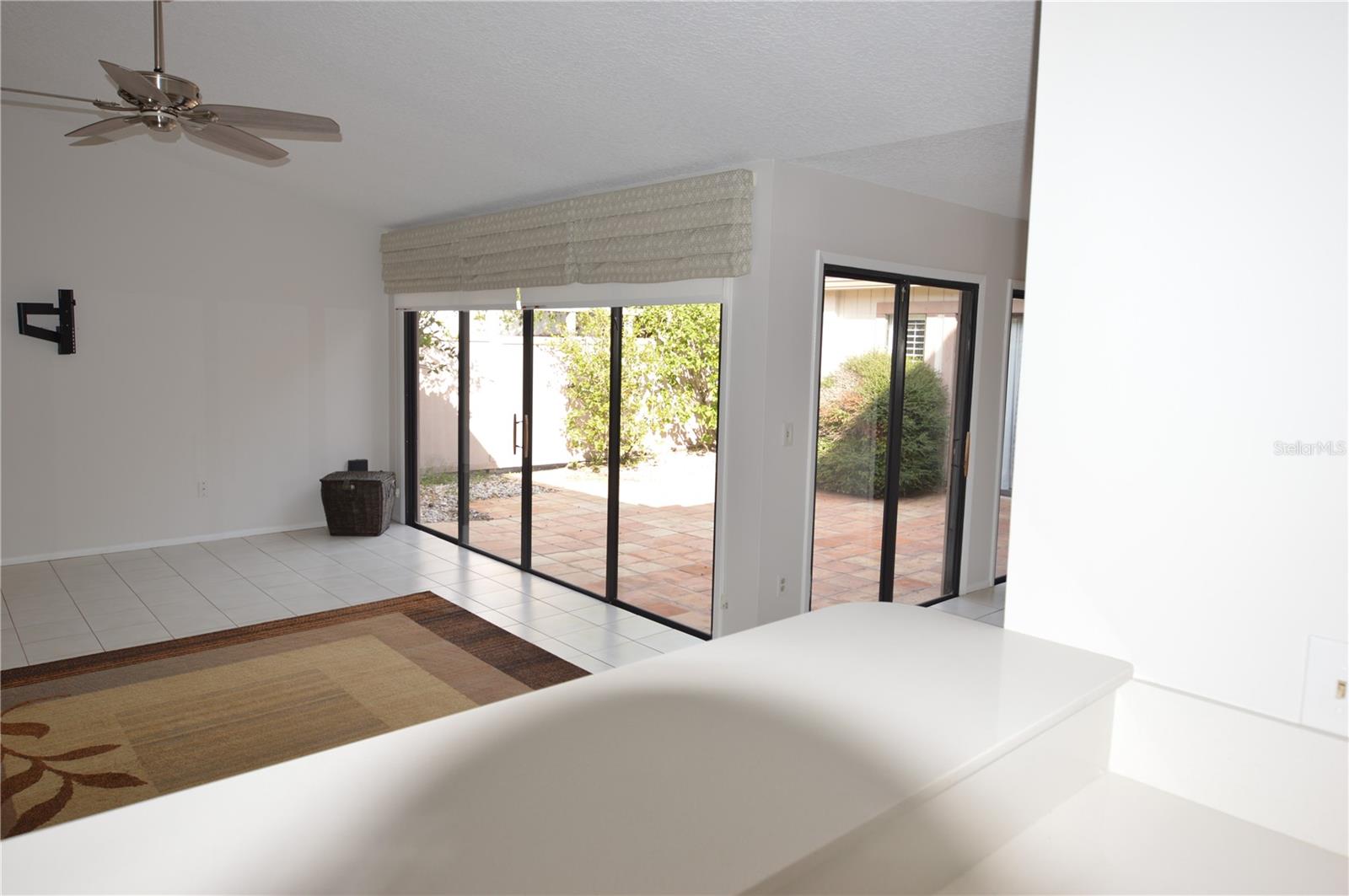 Image 42 of 53 For 357 Shadowbay Boulevard