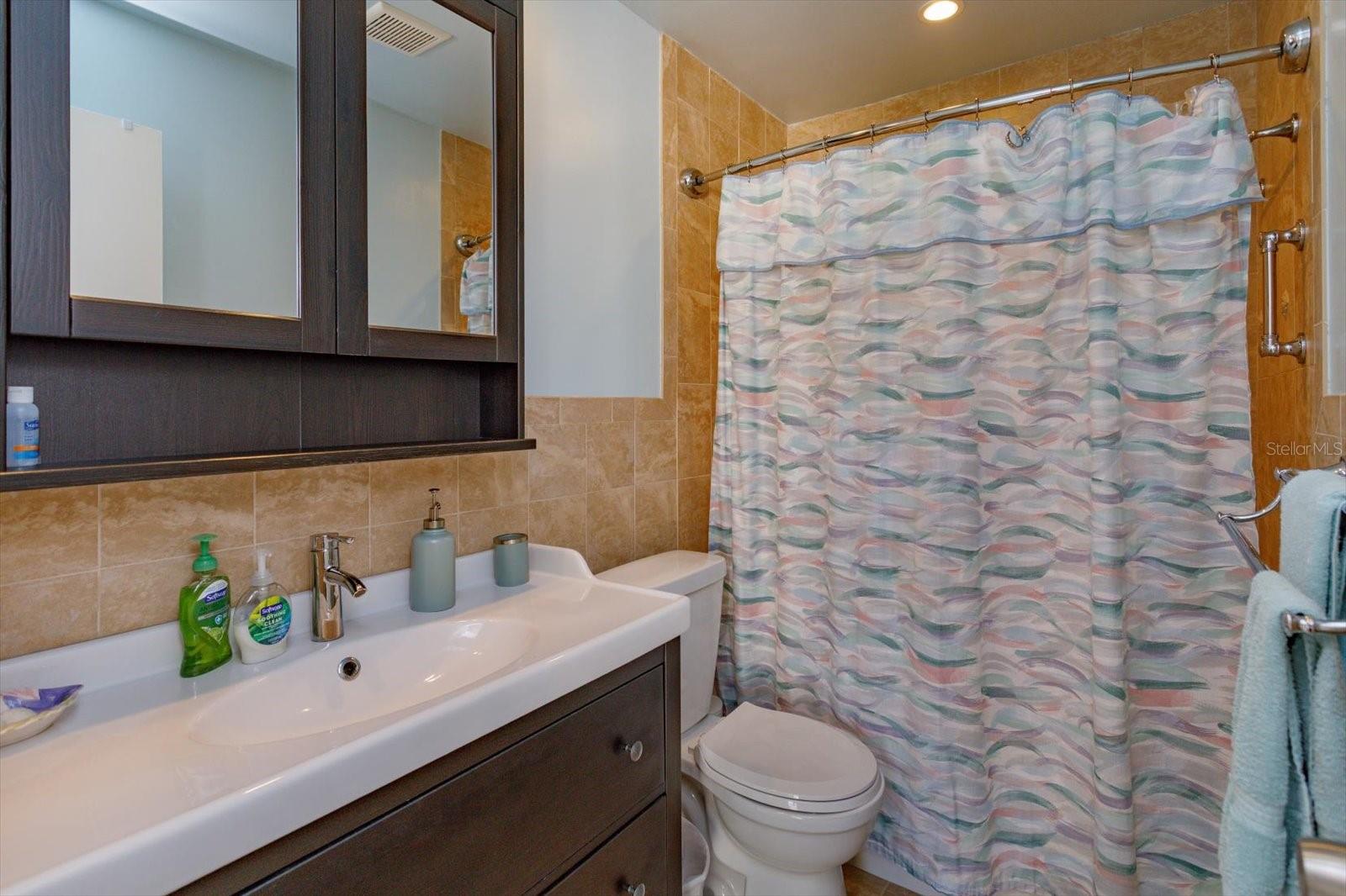 Image 7 of 25 For 357 Shadowbay Boulevard