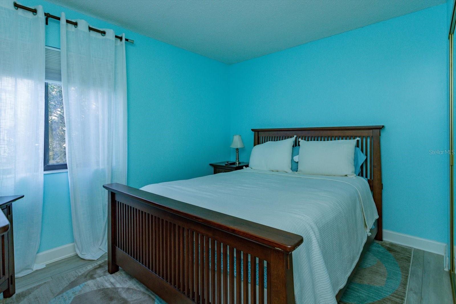 Image 8 of 25 For 357 Shadowbay Boulevard