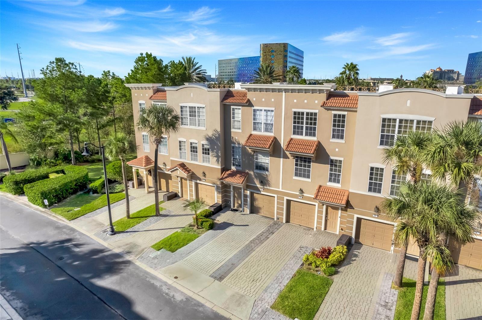 Image 2 of 24 For 5002 Tideview Circle 3