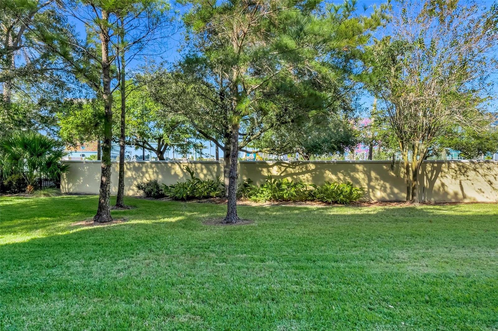 Image 9 of 24 For 5002 Tideview Circle 3