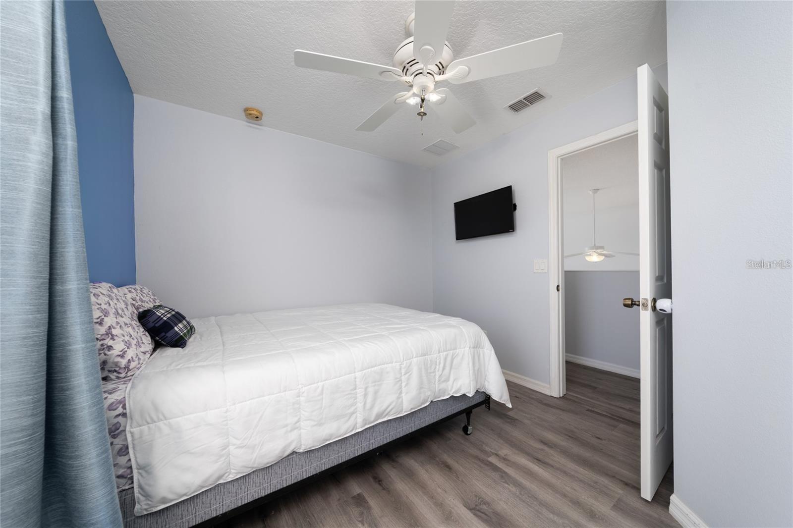 Image 14 of 28 For 918 Emerald Green Court