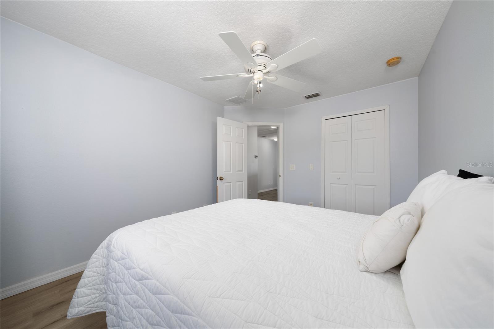 Image 19 of 28 For 918 Emerald Green Court