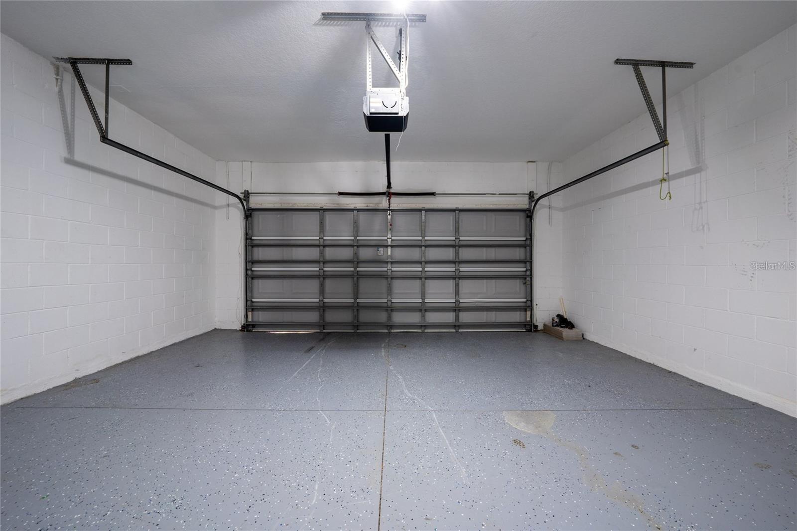 Image 23 of 28 For 918 Emerald Green Court