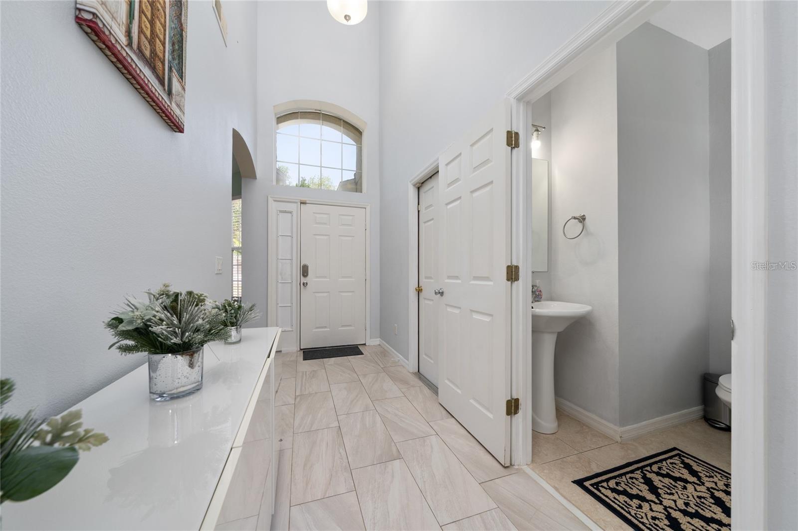 Image 3 of 28 For 918 Emerald Green Court