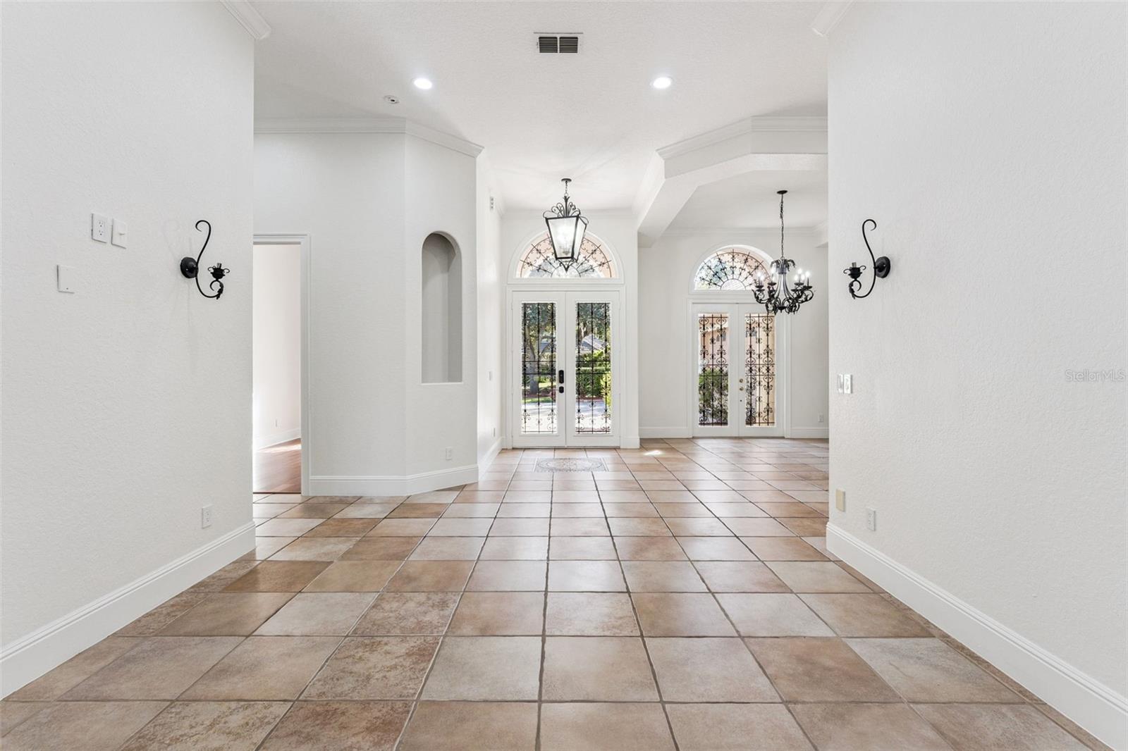 Image 10 of 43 For 8824 Elliotts Court