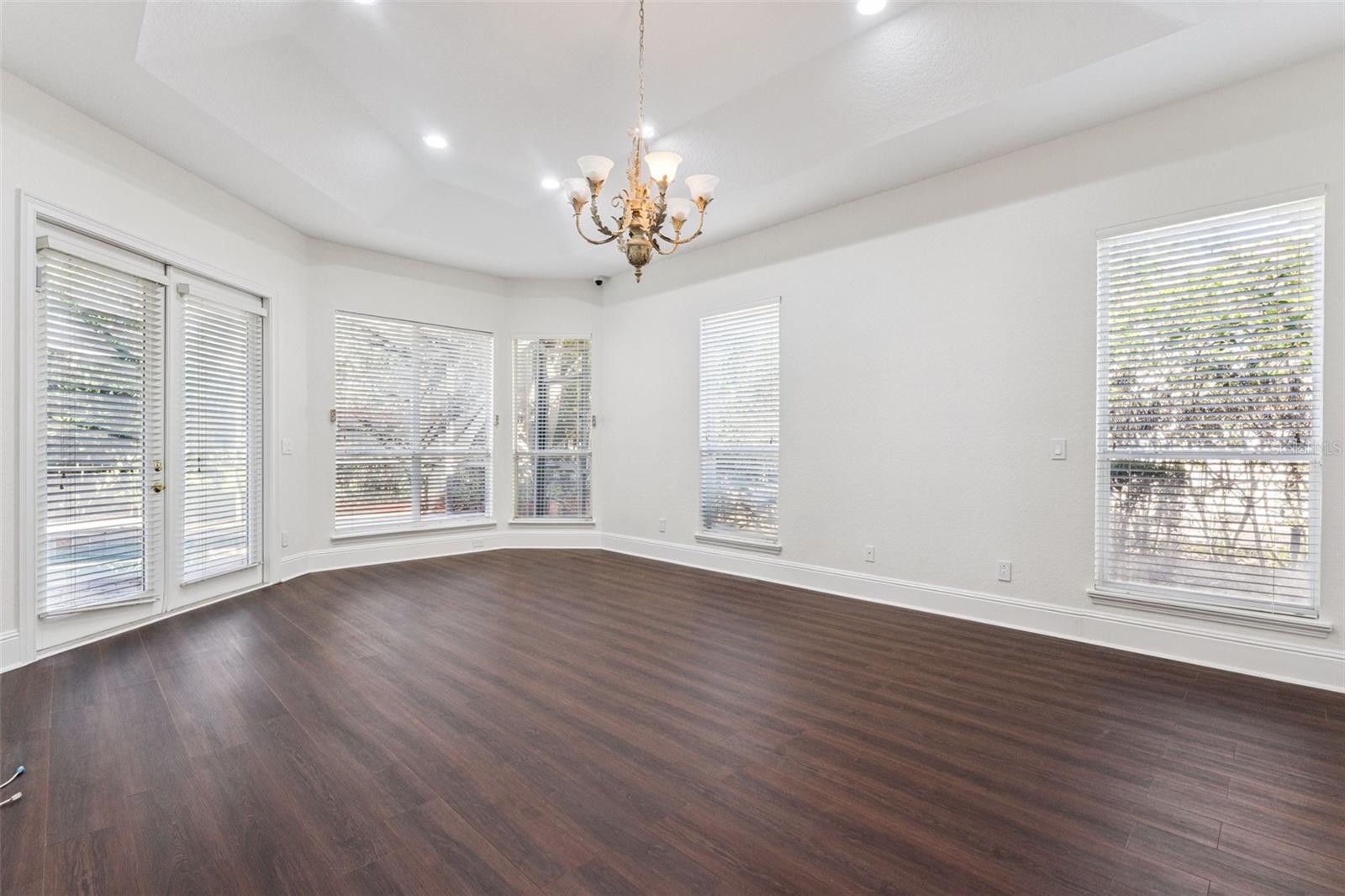 Image 12 of 43 For 8824 Elliotts Court