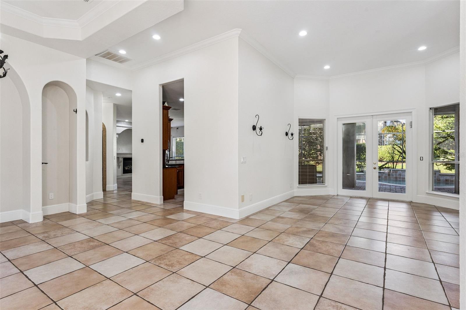 Image 6 of 43 For 8824 Elliotts Court