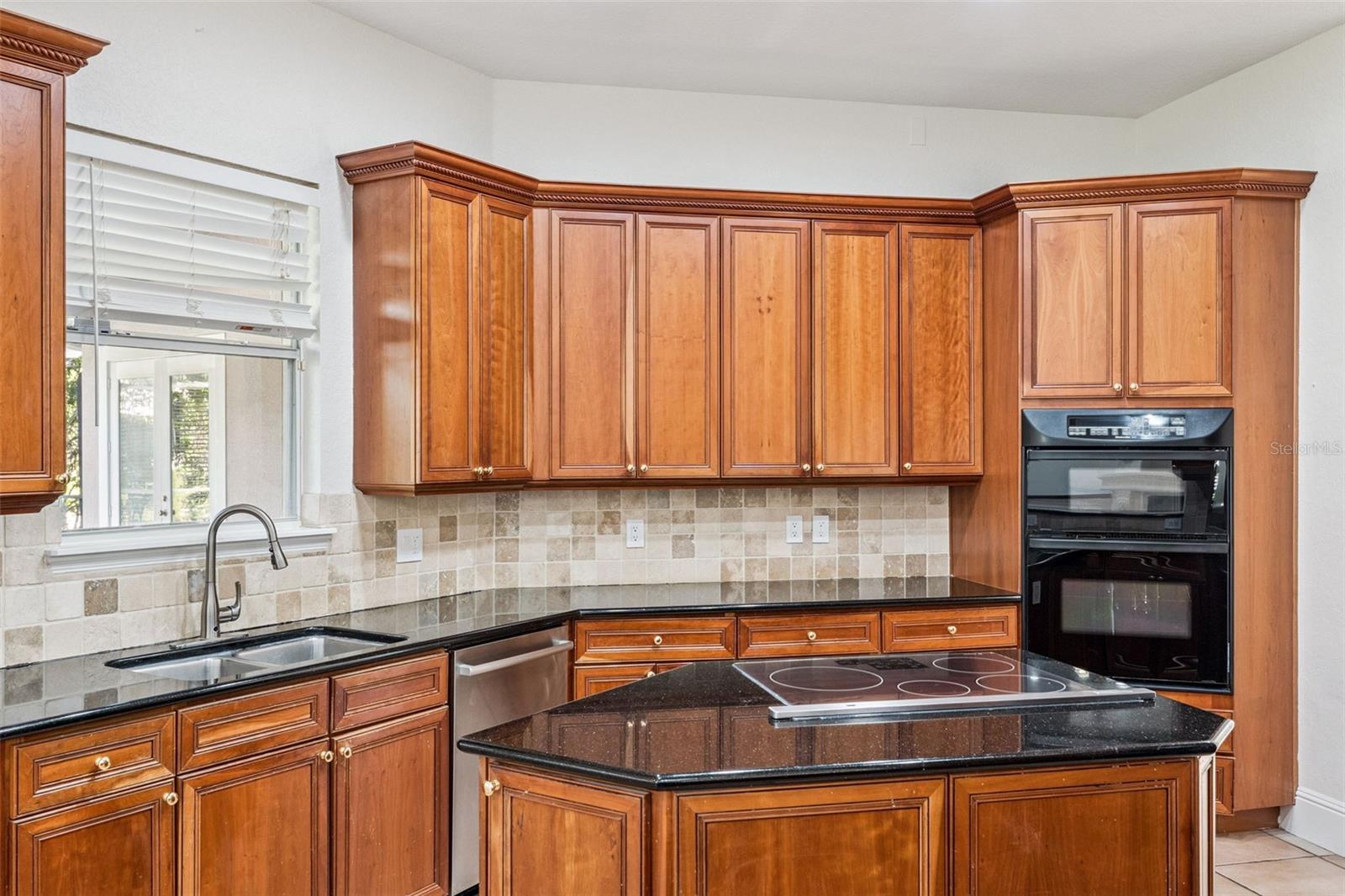 Image 7 of 43 For 8824 Elliotts Court