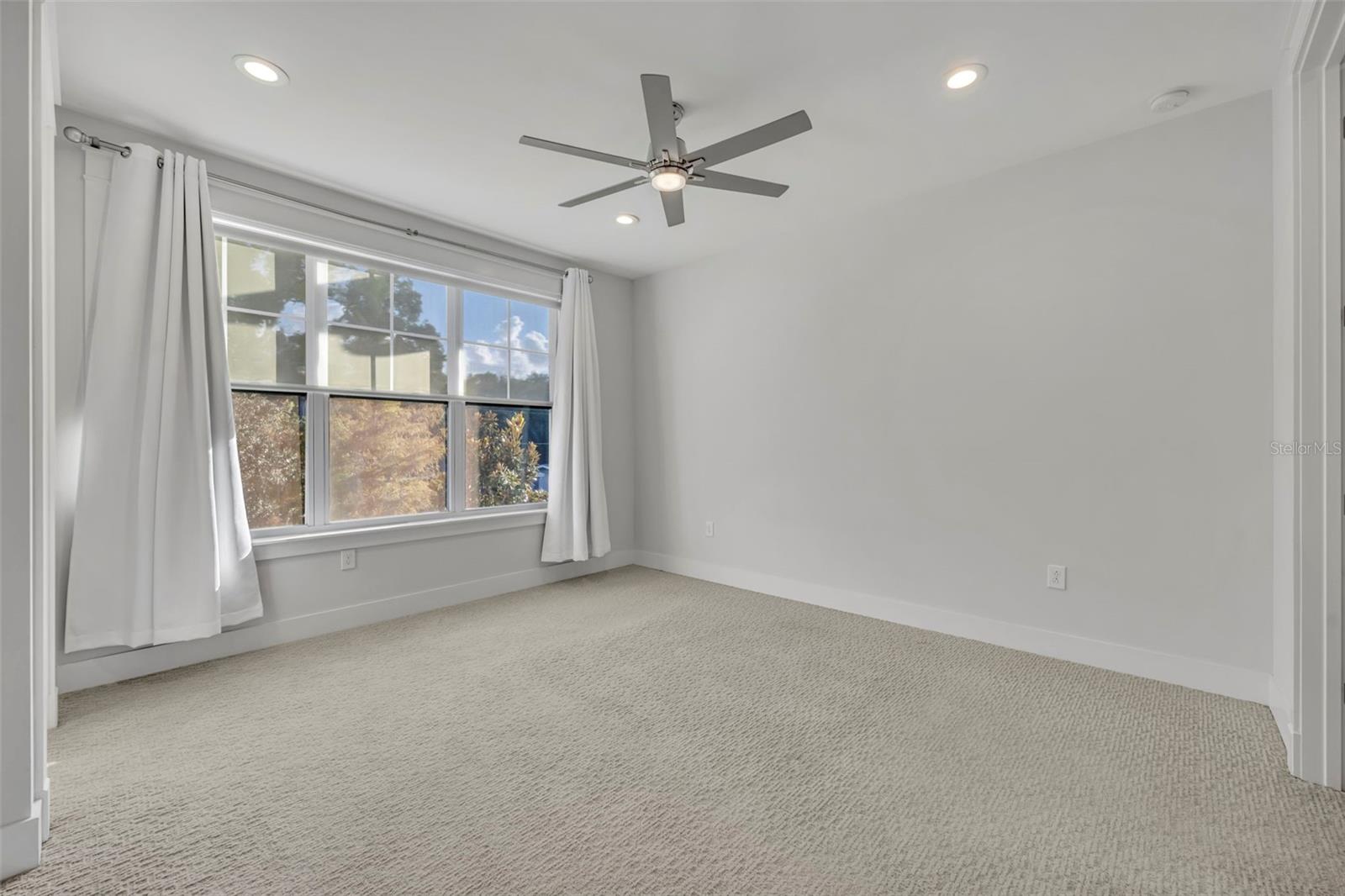 Image 16 of 31 For 1267 Michigan Avenue