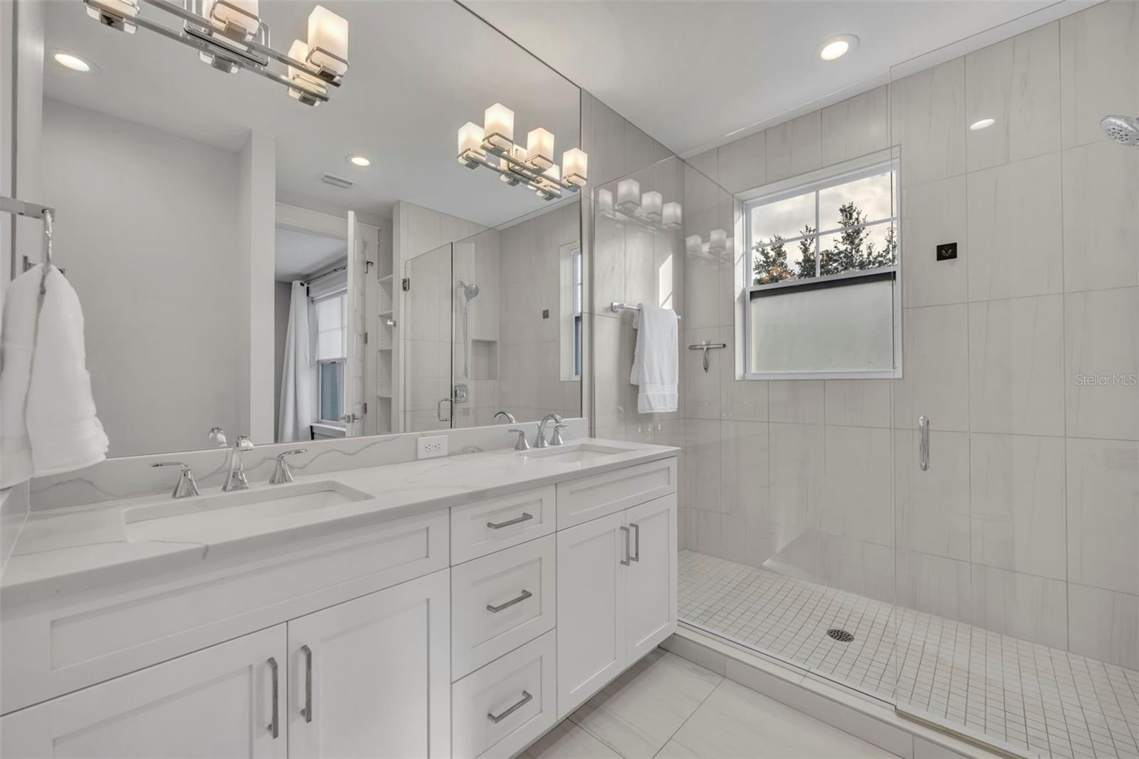 Image 19 of 31 For 1267 Michigan Avenue