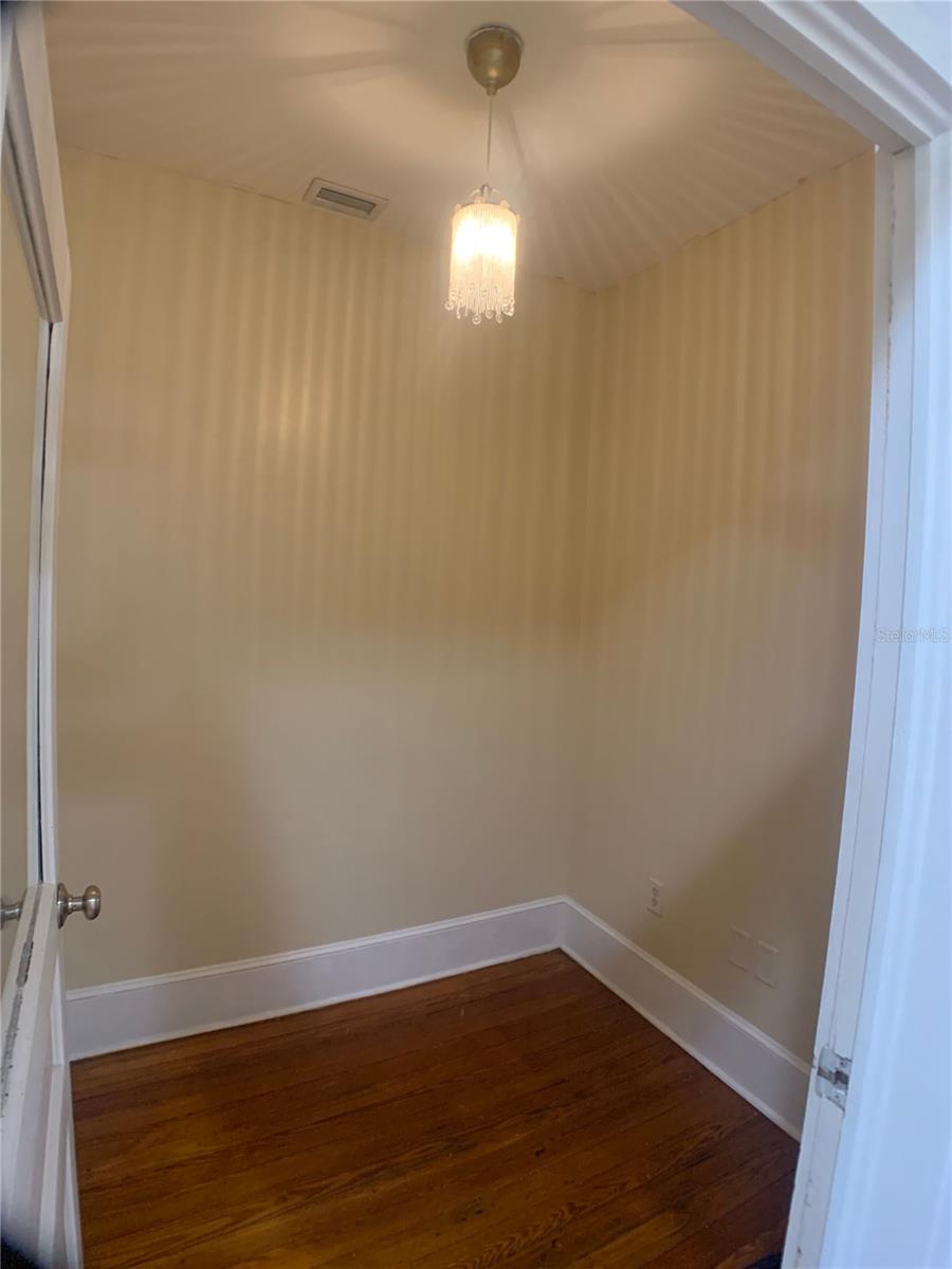 Image 9 of 19 For 23 Magnolia Avenue