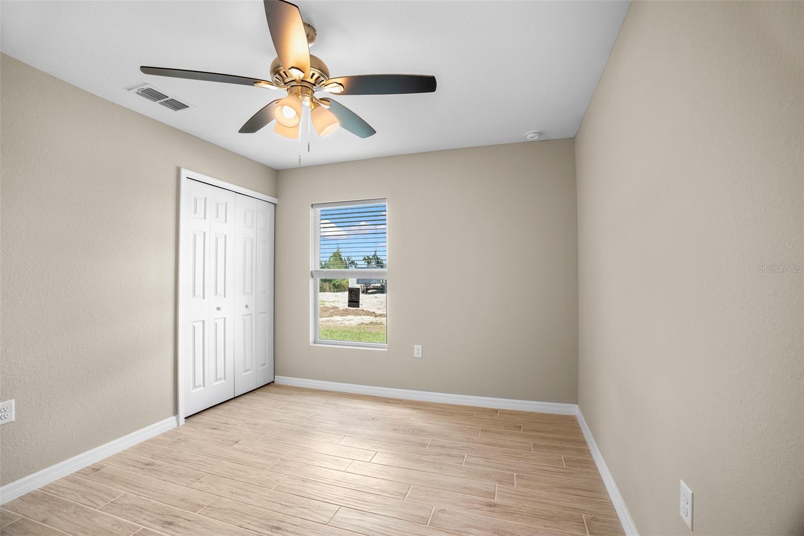 Image 29 of 44 For 3346 21st Place