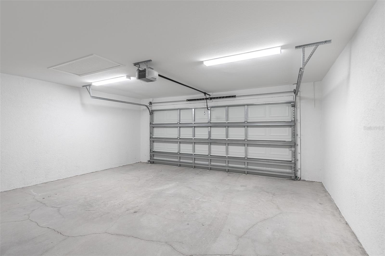 Image 37 of 44 For 3346 21st Place