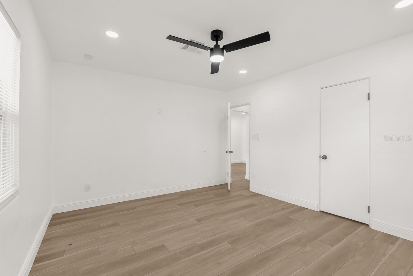 Image 16 of 24 For 1260 Seminola Boulevard