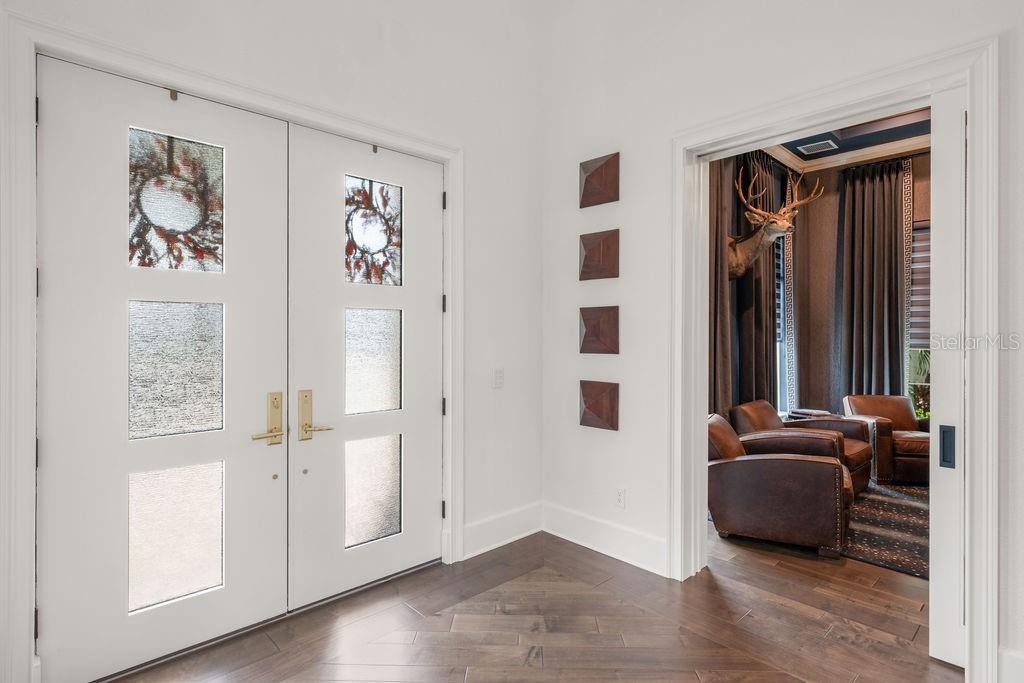 Image 13 of 75 For 9733 Carillon Park Drive