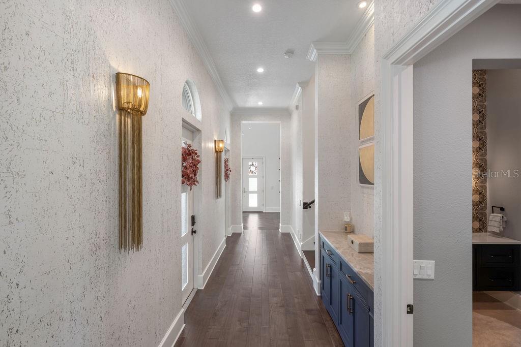 Image 17 of 75 For 9733 Carillon Park Drive