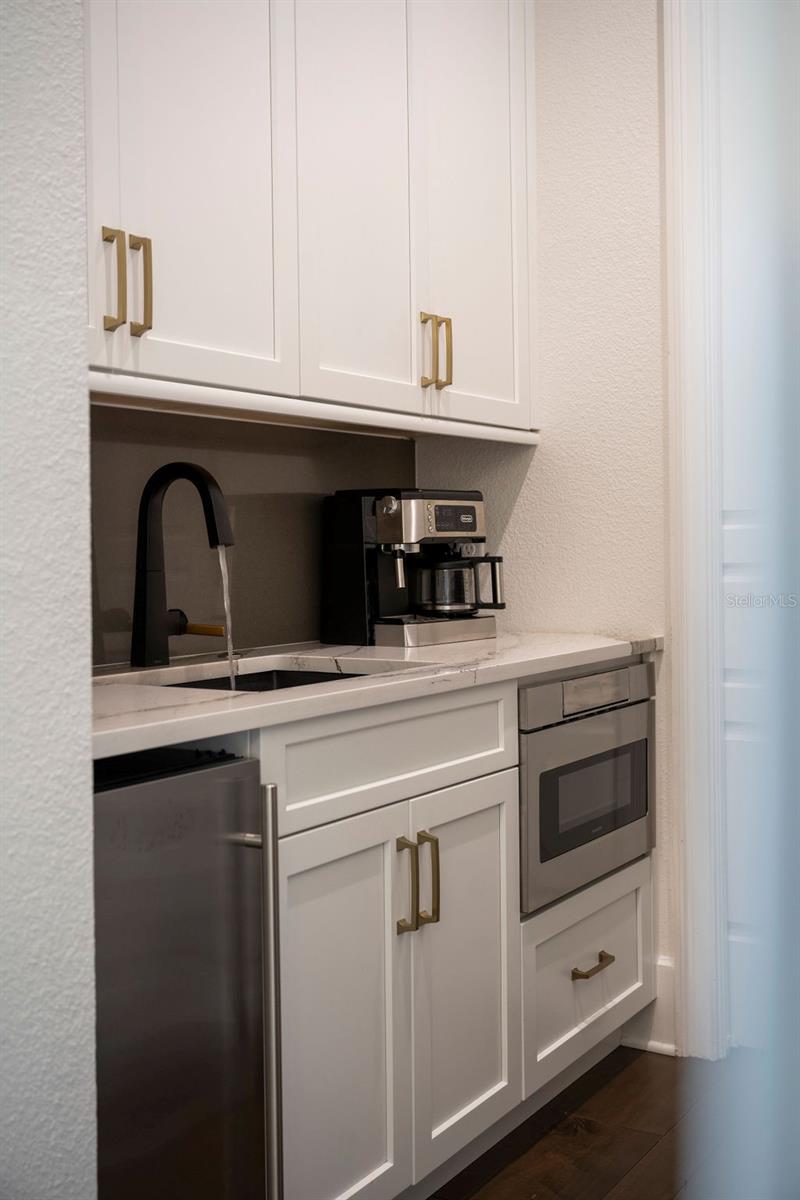 Image 34 of 75 For 9733 Carillon Park Drive