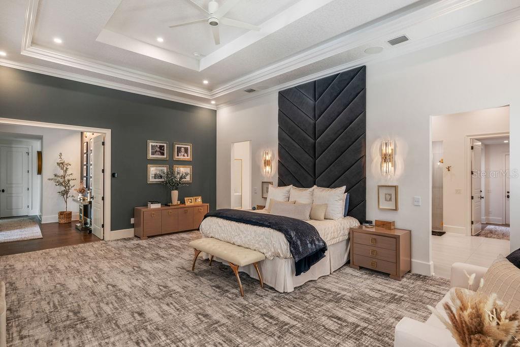 Image 36 of 75 For 9733 Carillon Park Drive