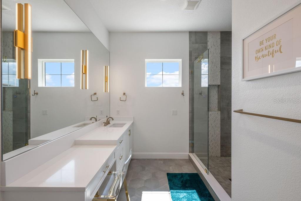 Image 46 of 75 For 9733 Carillon Park Drive