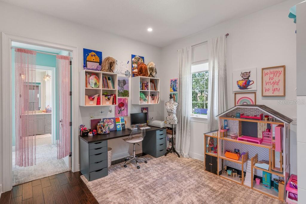 Image 51 of 75 For 9733 Carillon Park Drive